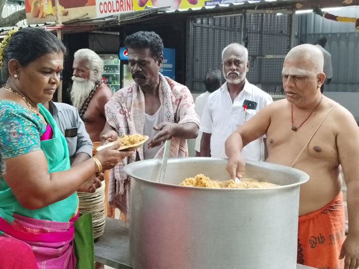 Tiruvannamalai Pournami Girivalam Annadhanam