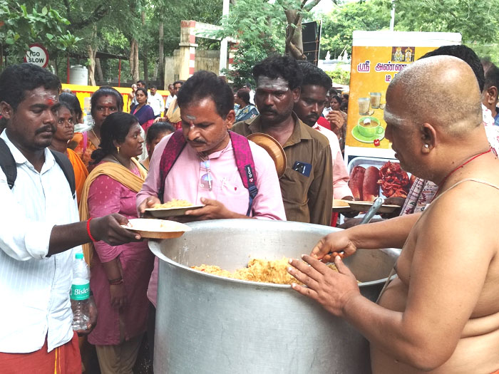 Tiruvannamalai Karthigai Deepam Annadhanam